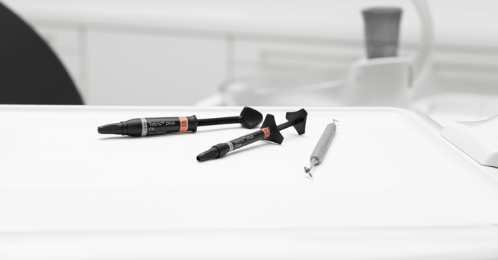 Can Simplified Composite Materials Replace Multi-Shaded Systems in Daily Practice?